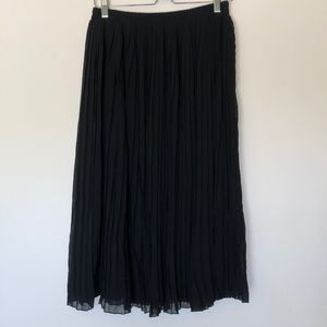 Black midi pleated skirt